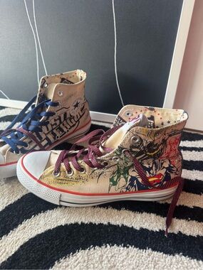 Converse x DC Comics
Justice League Chuck Taylor
High Tops Sneakers